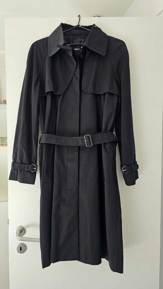 Trenchcoat, str. 42, Fillipa K