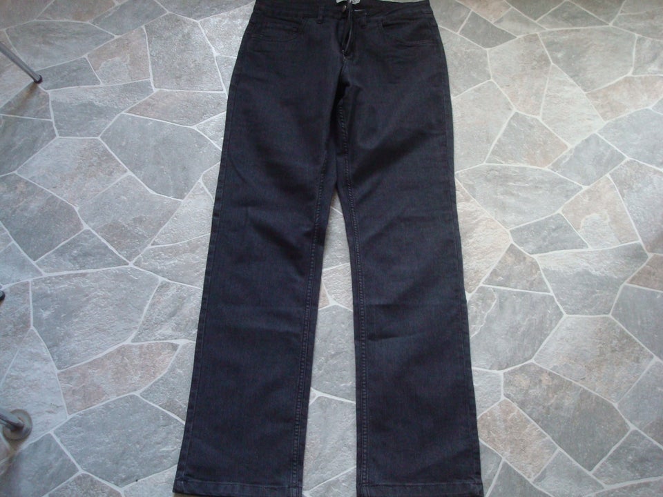 Jeans NYE VRS Basic str 42