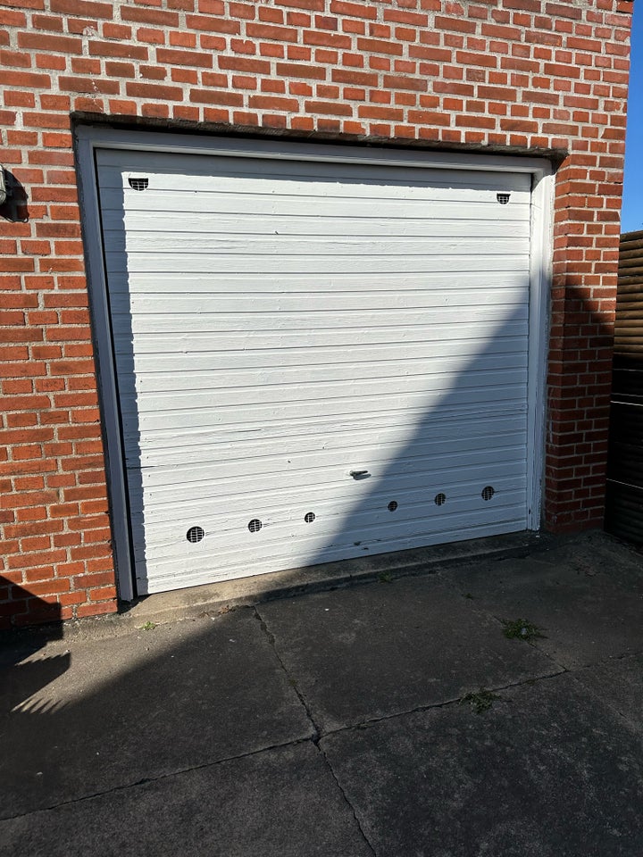 Opbevaringsplads garage udlejes