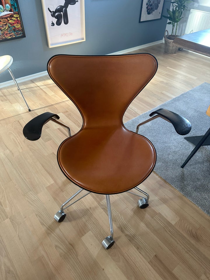 Arne Jacobsen, 7’er kontorstol