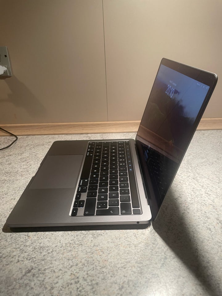 MacBook Pro, 13” M2-CHIP / 256 GB SSD