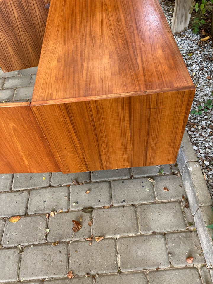 Teak skænk, Teak