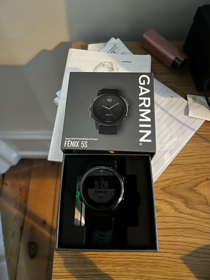 Løbeur, Garmin Fenix 5s Sapphire ,