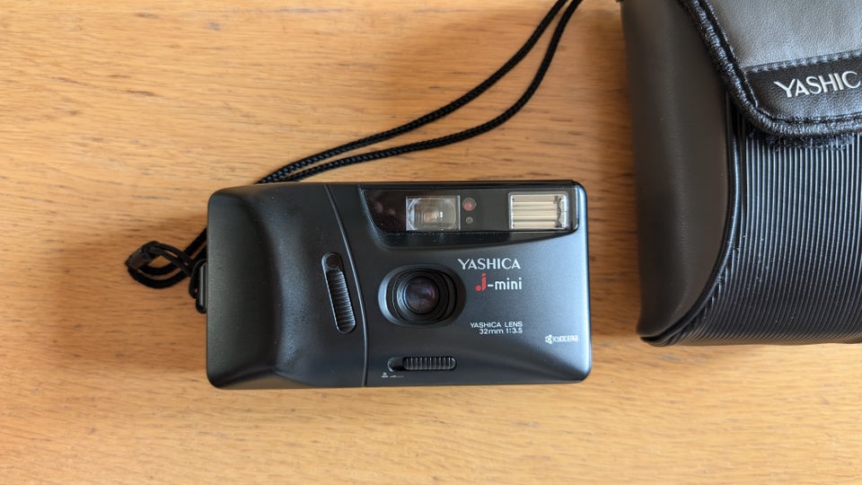 Yashica, J-Mini, God