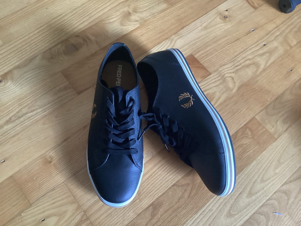 Sneakers, FRED PERRY, str. 44