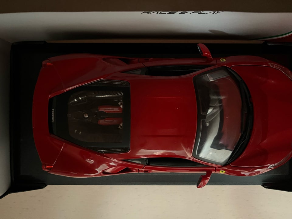 Modelbil, Ferrari 488 GTB, skala