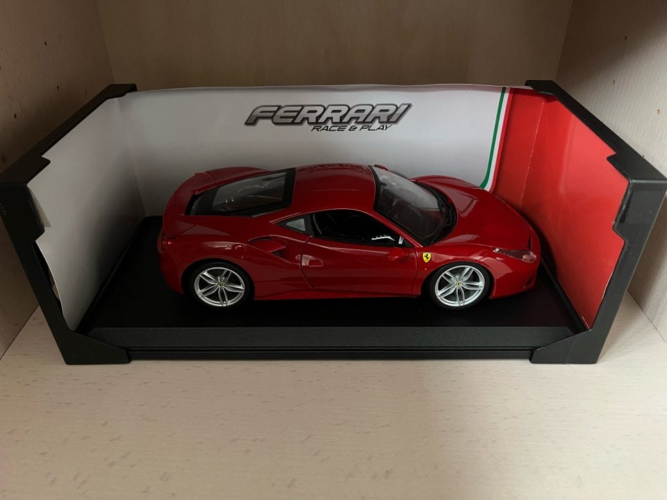 Modelbil, Ferrari 488 GTB, skala