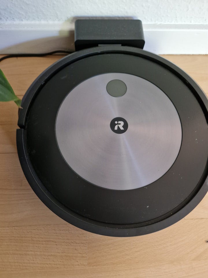 Robotstøvsuger, iRobot J7