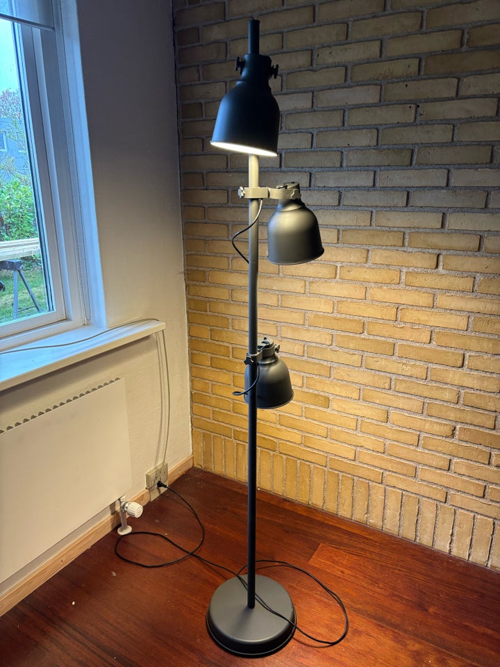 Gulvlampe, Hektar Ikea