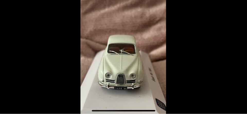 Modelbil Saab 96 1964, skala 9,5 cm.