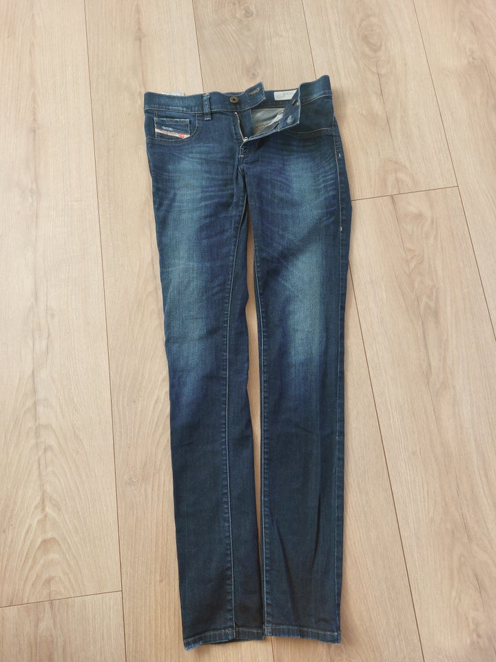 Jeans, Diesel, str. 27