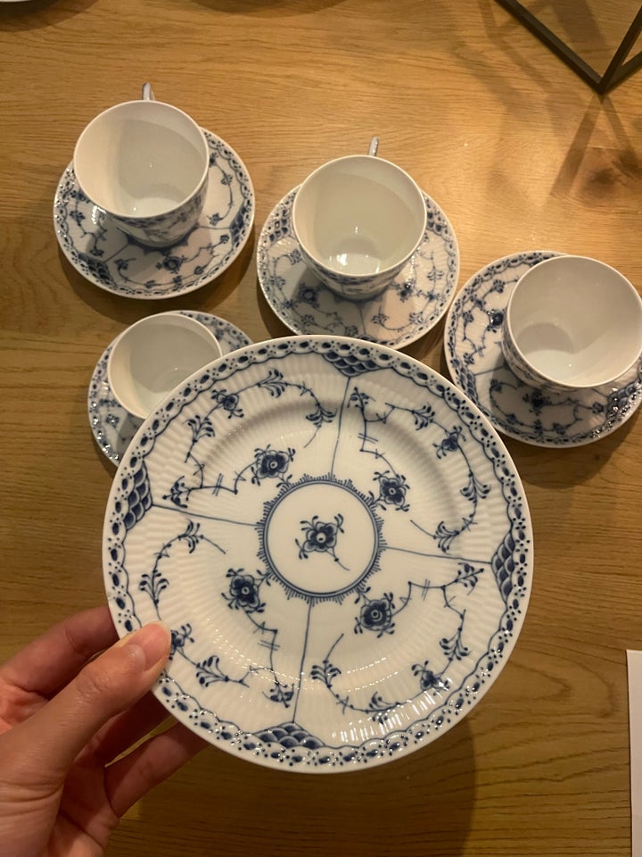 Porcelæn, Kop med underkop. , Royal