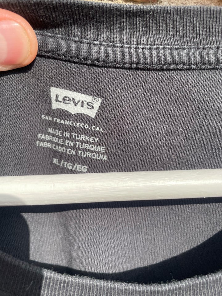 T-shirt Levi’s str XL