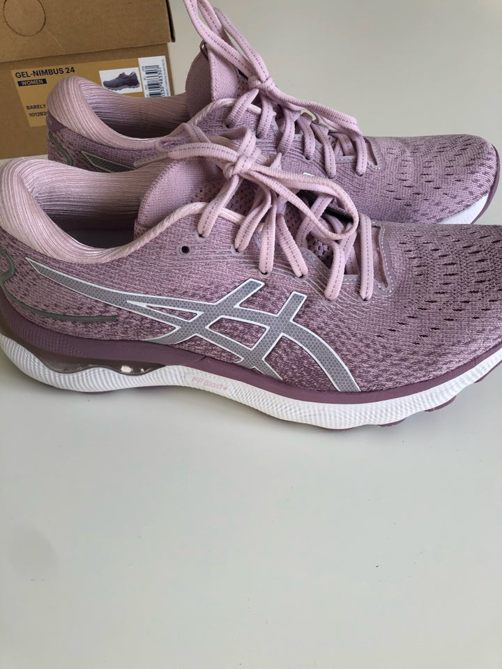 Løbesko, Asics