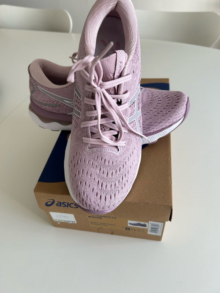 Løbesko, Asics