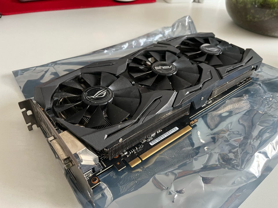 GTX 1070 STRIX ASUS ROG STRIX, 8 GB