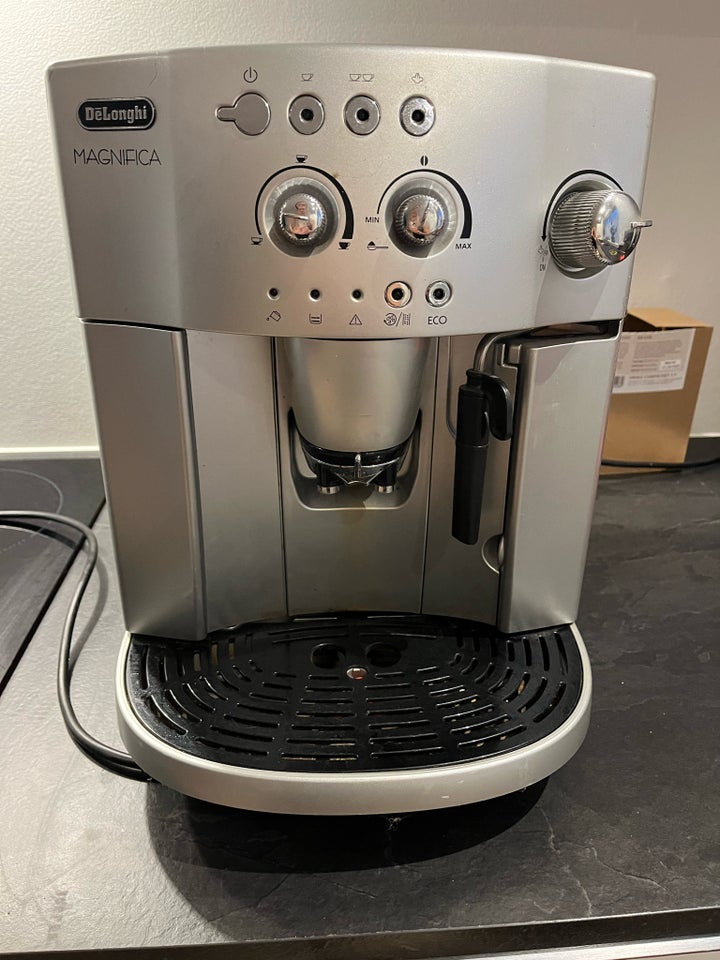 Fuldautomatisk kaffemaskine ,