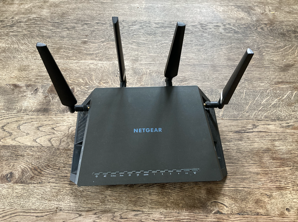 Router Netgear Nighthawk X4 God