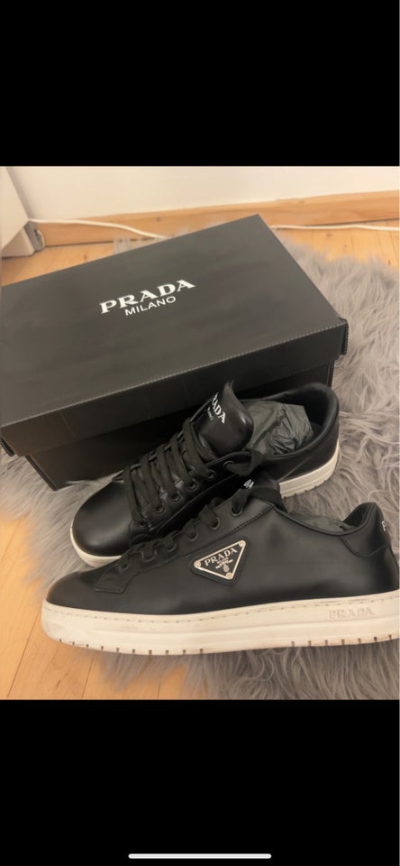 Sneakers, str. 39, Prada