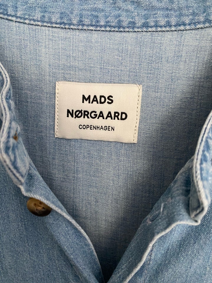 Cowboykjole, Mads Nørgaard, str.