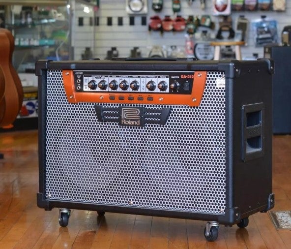 Guitarcombo, Roland GA-212, 200 W