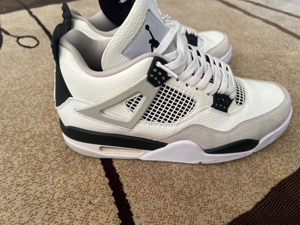 Herresko, Jordan 4 military black ,