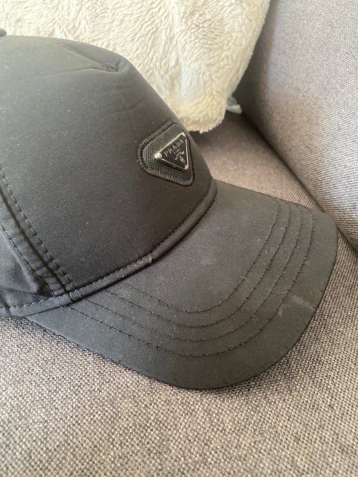 Cap, Prada, str. Forskellige