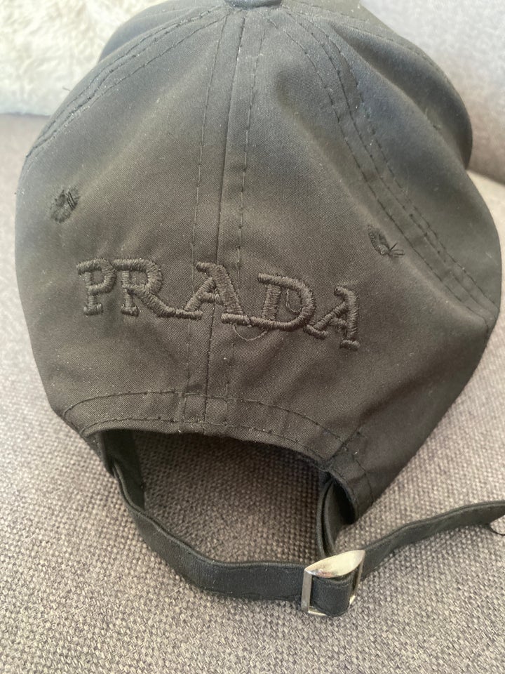 Cap, Prada, str. Forskellige