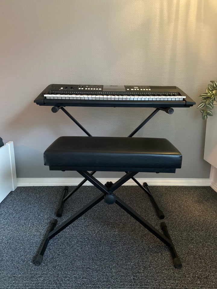 Keyboard, Yamaha PSR-E423