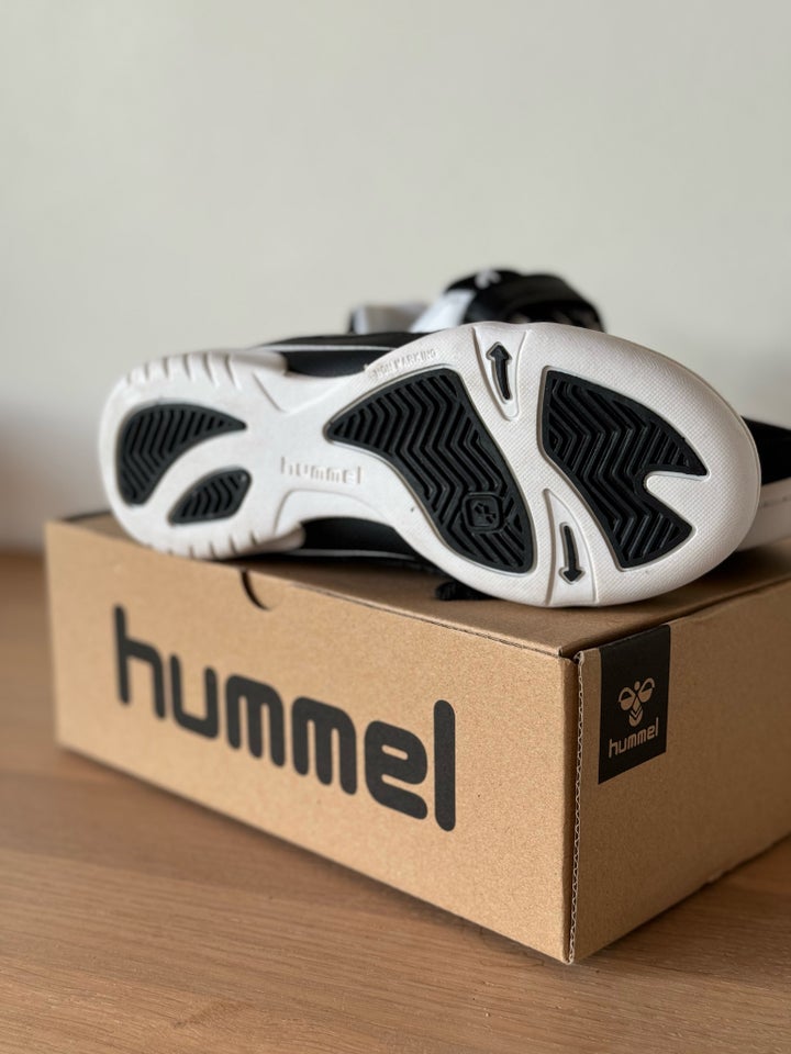 Sneakers str 34 Hummel