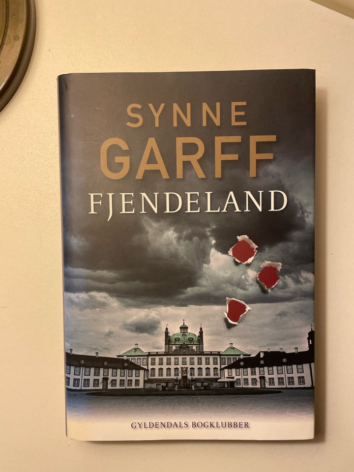 Fjendeland, Synne Garff, genre: