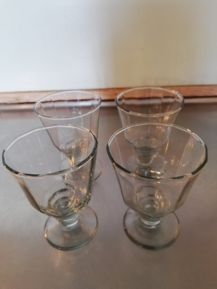 Glas, 4 pæne portionsglas i pæn