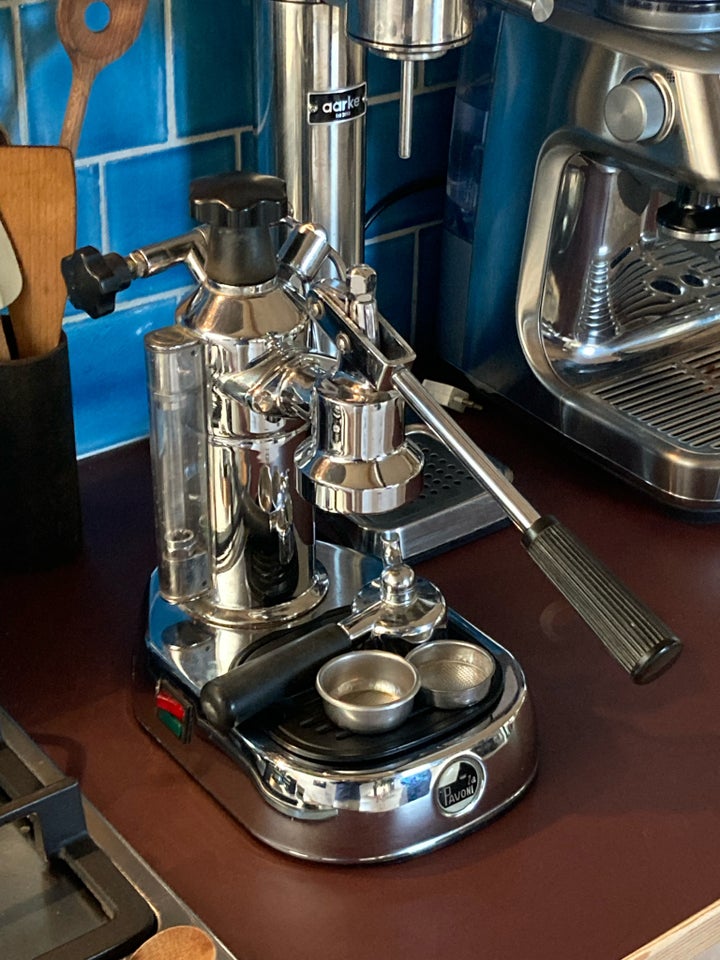 Pavoni Europiccola, Pavoni