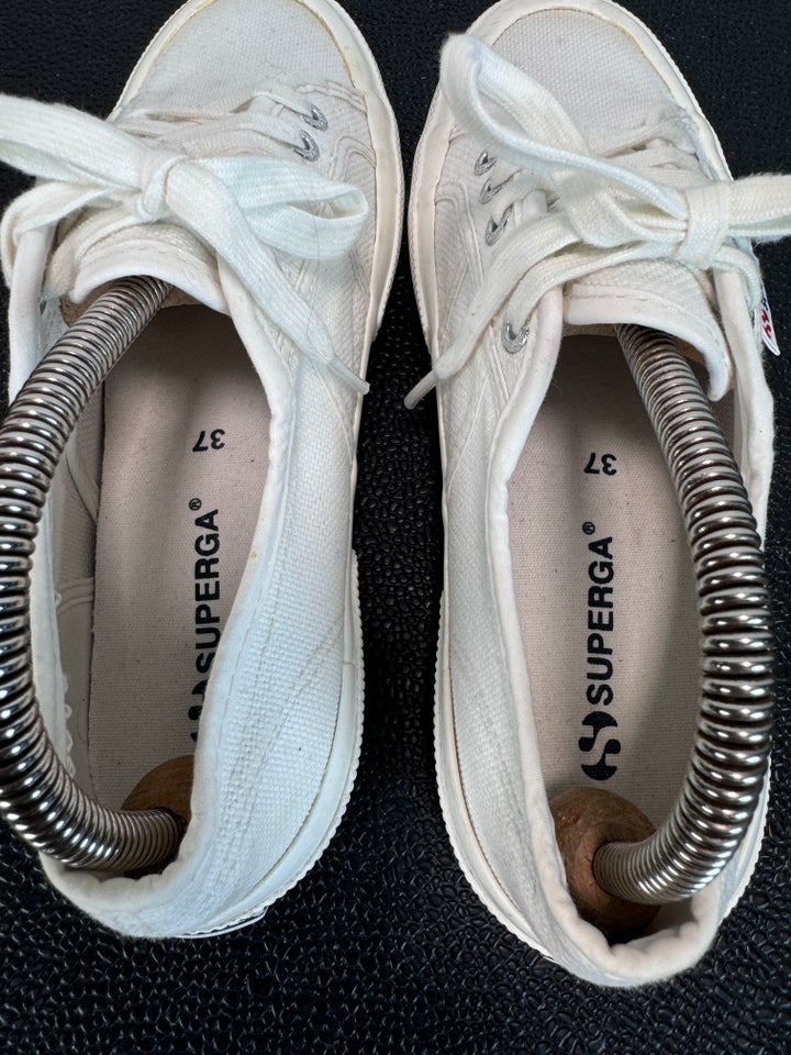 Sneakers, str. 37, Superga