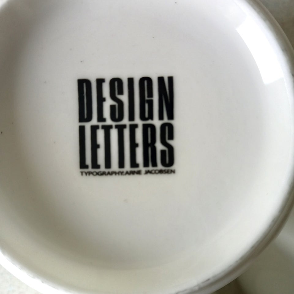 Porcelæn Krus Design Letters -