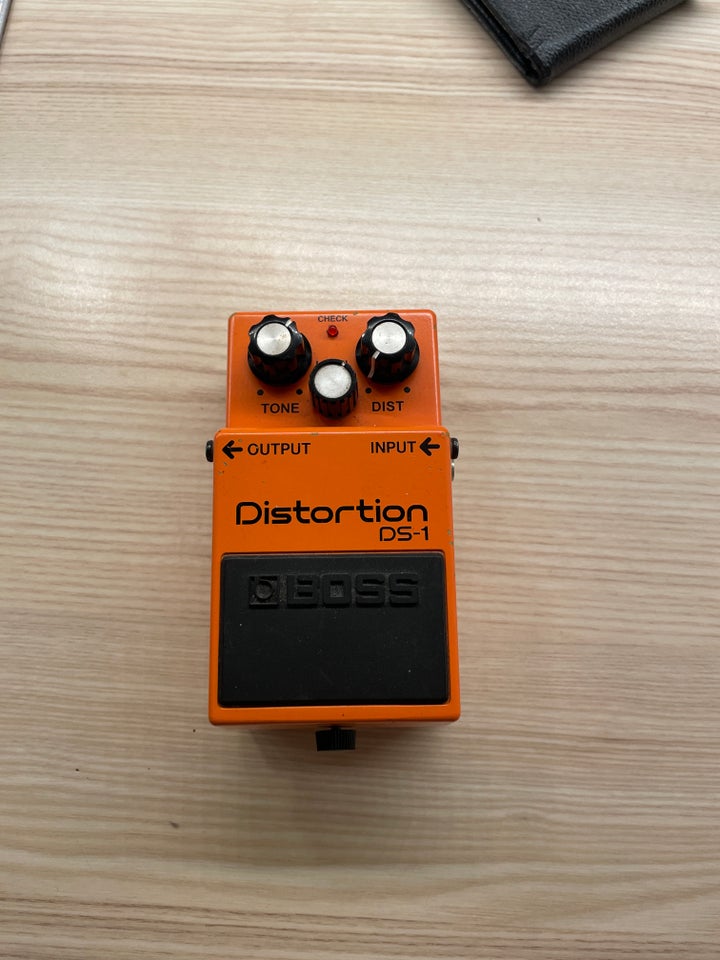 Distortion , Boss D’s-1