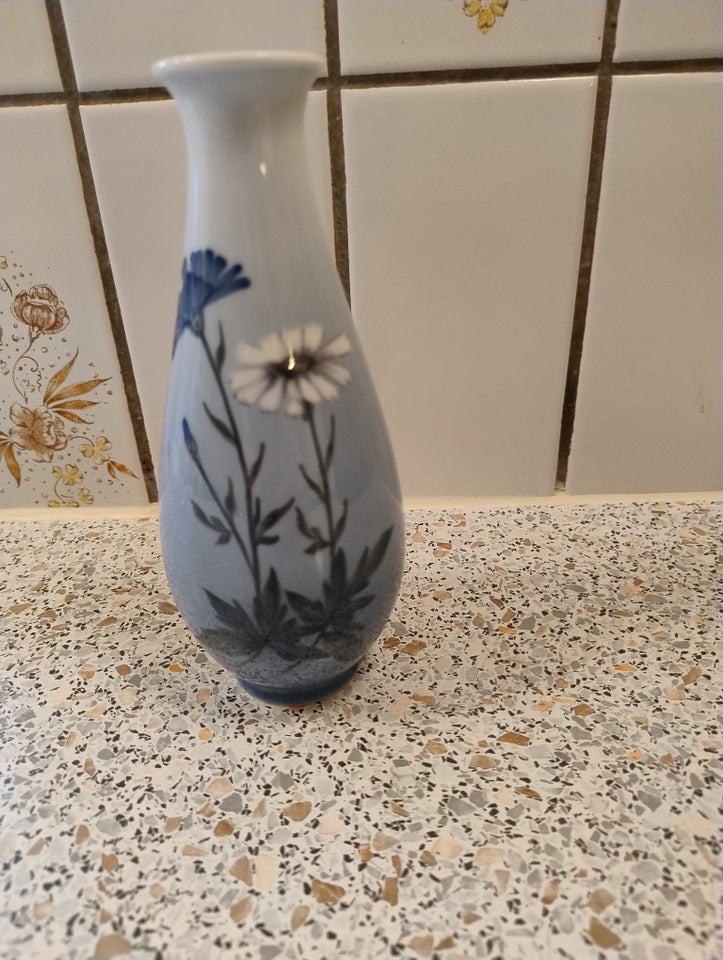 Vase, vase, vase 2917/4055