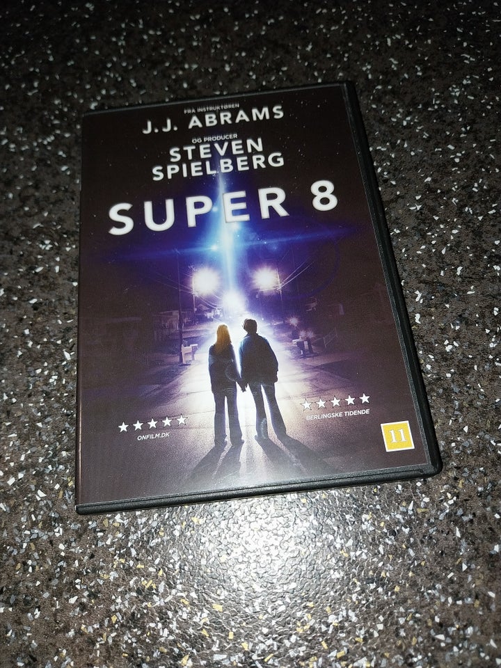 SUPER 8, DVD, action