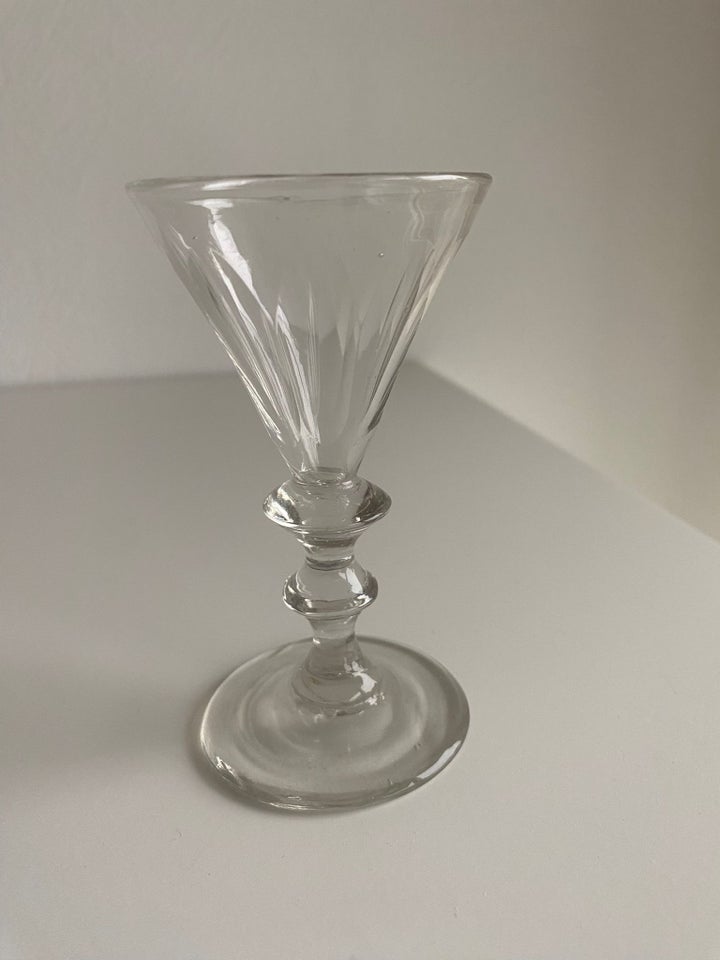 Vinglas, Glas, 100 år gl.