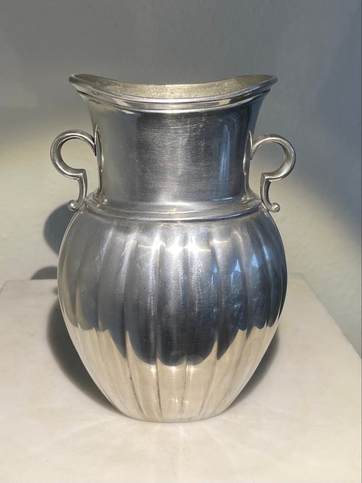 Vase, Tinvase / ørevase, Just