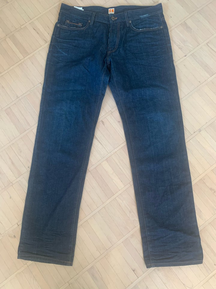 Jeans, Nye Hugo Boss, str. 38