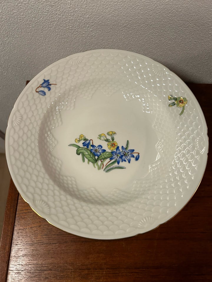 Porcelæn, Stor dyb tallerken njal