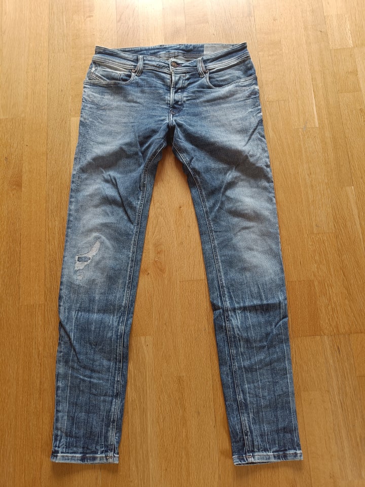 Jeans, Diesel, str. 32