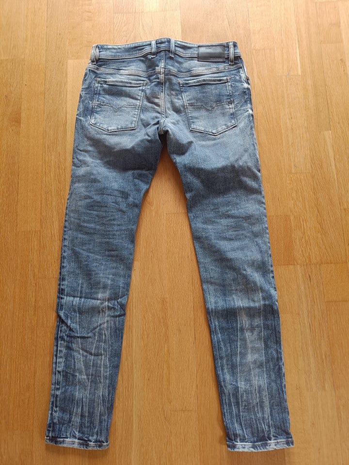 Jeans, Diesel, str. 32