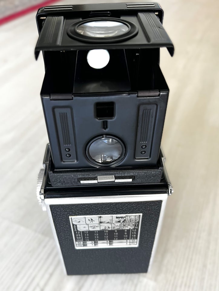 Rolleiflex, 3.5 MX-EVS, God