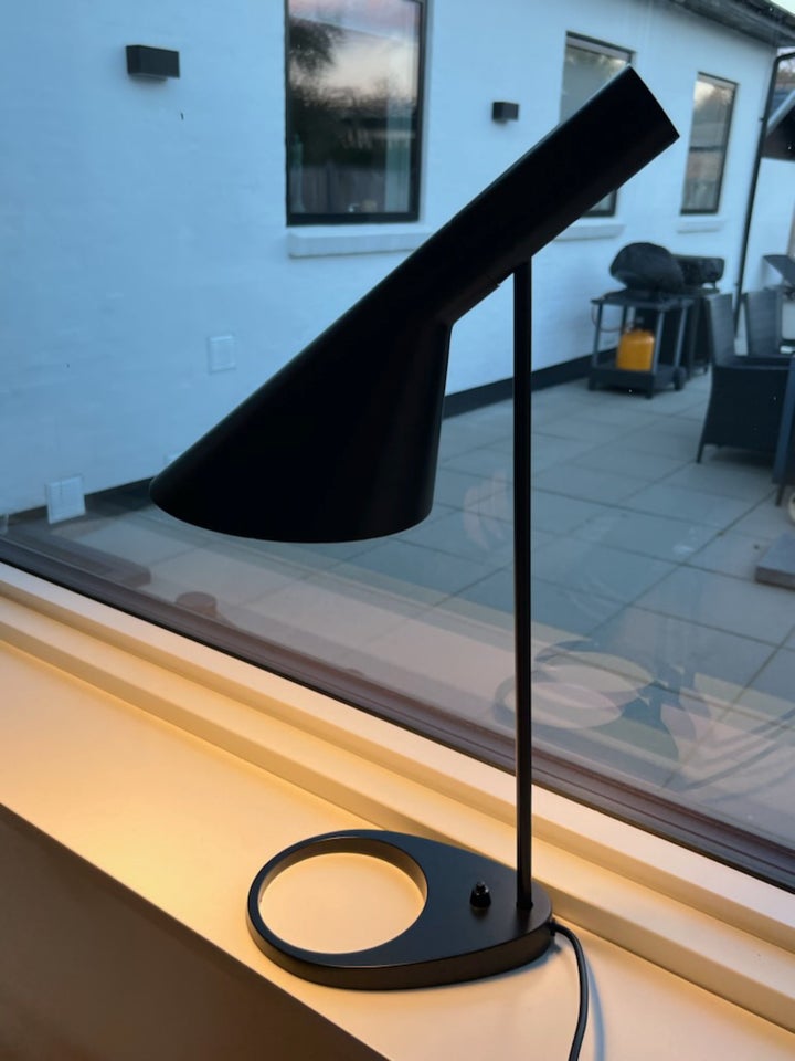 Arkitektlampe, Louis Poulsen AJ