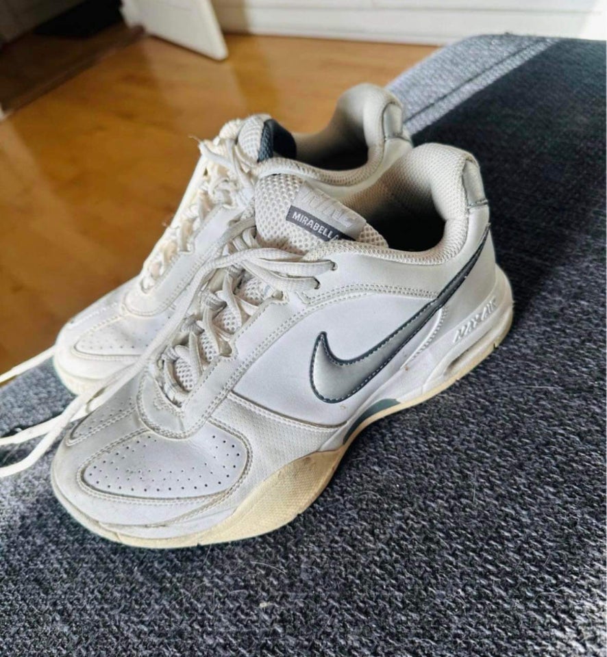 Sneakers, str. 37,5, Nike