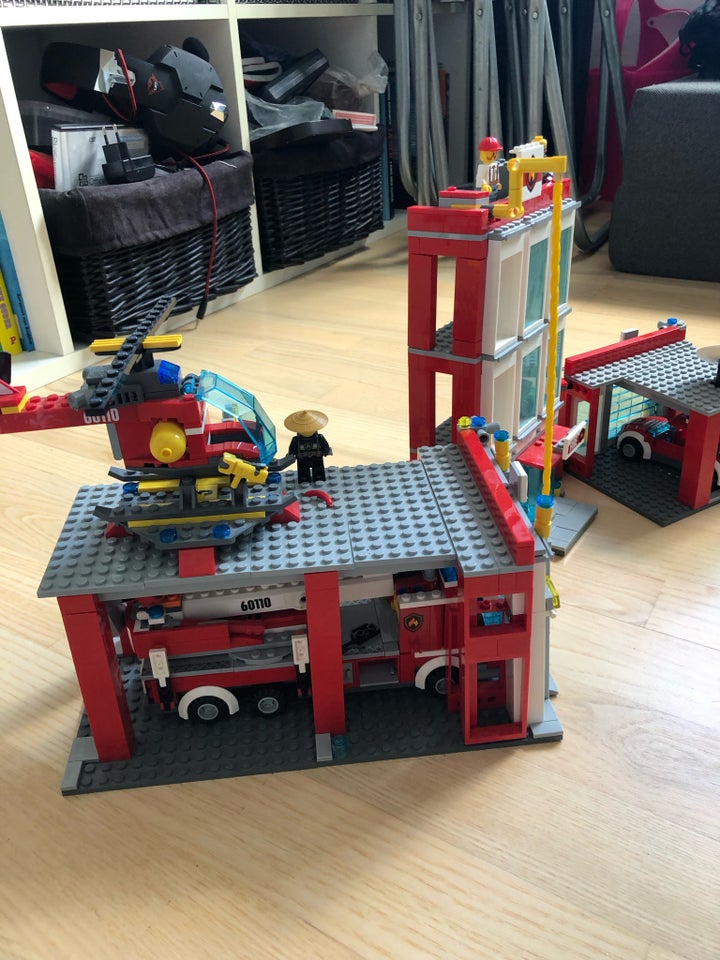 Lego City 60110
