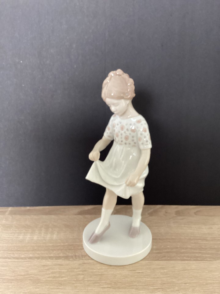 Pige figur i porcelæn BG