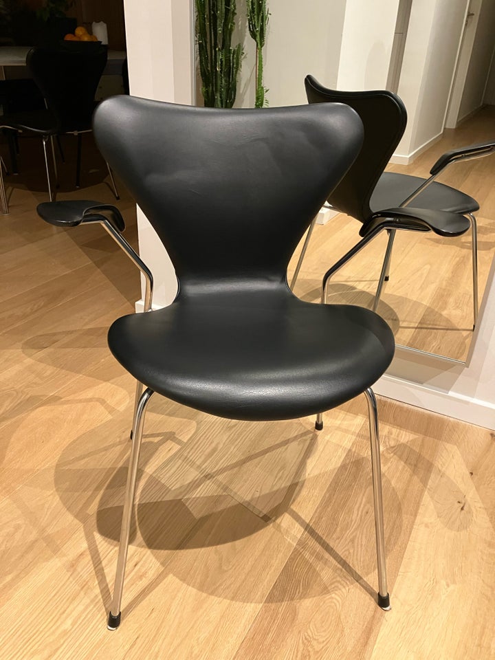 Arne Jacobsen 3207